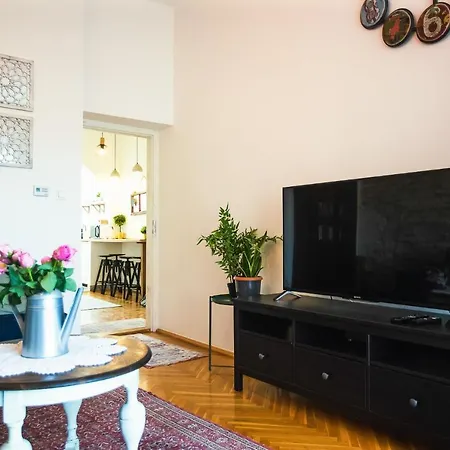 Apartment Inda *
