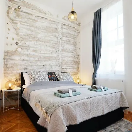 Inda Apartment